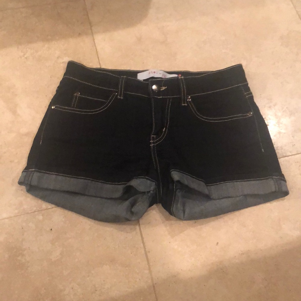 Adorable jean shorts in original condition!